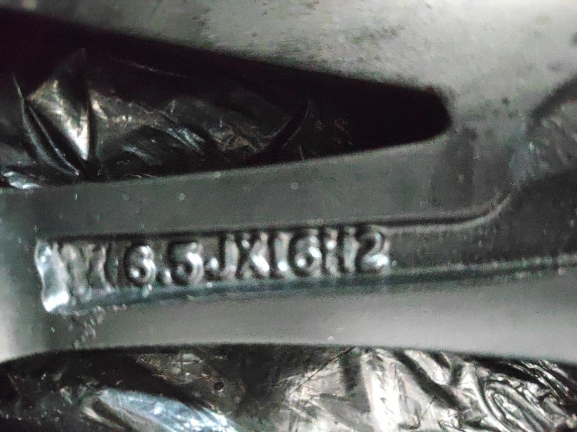 312 Felgi aluminiowe SEAT R 16 5x112 otwór 57,1 Bardzo Ładne Czarne