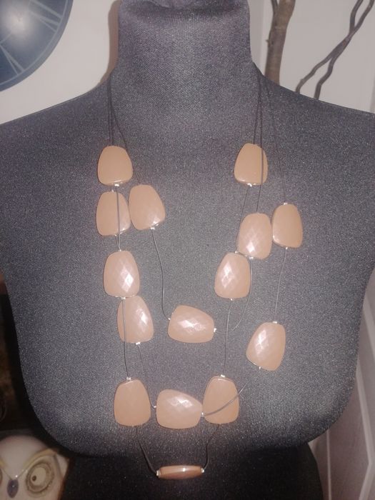 Korale brązowe, efektowne