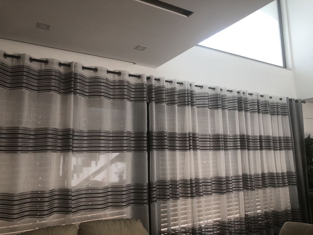 Cortinados como novos modernos com pouco uso