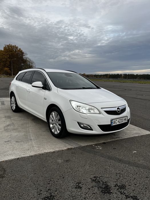 Продам Opel Astra 2011
