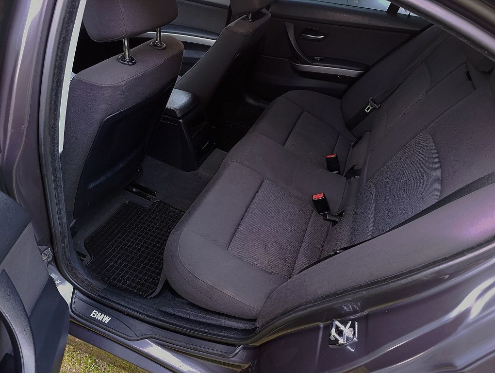 Śliczne * BMW e90 320i benzyna * 150KM * Skrzynia 6 * Alu 17 * Klima *