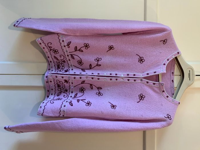 Kardigan lawendowy ozdobiony haftem i cekinami - Zara