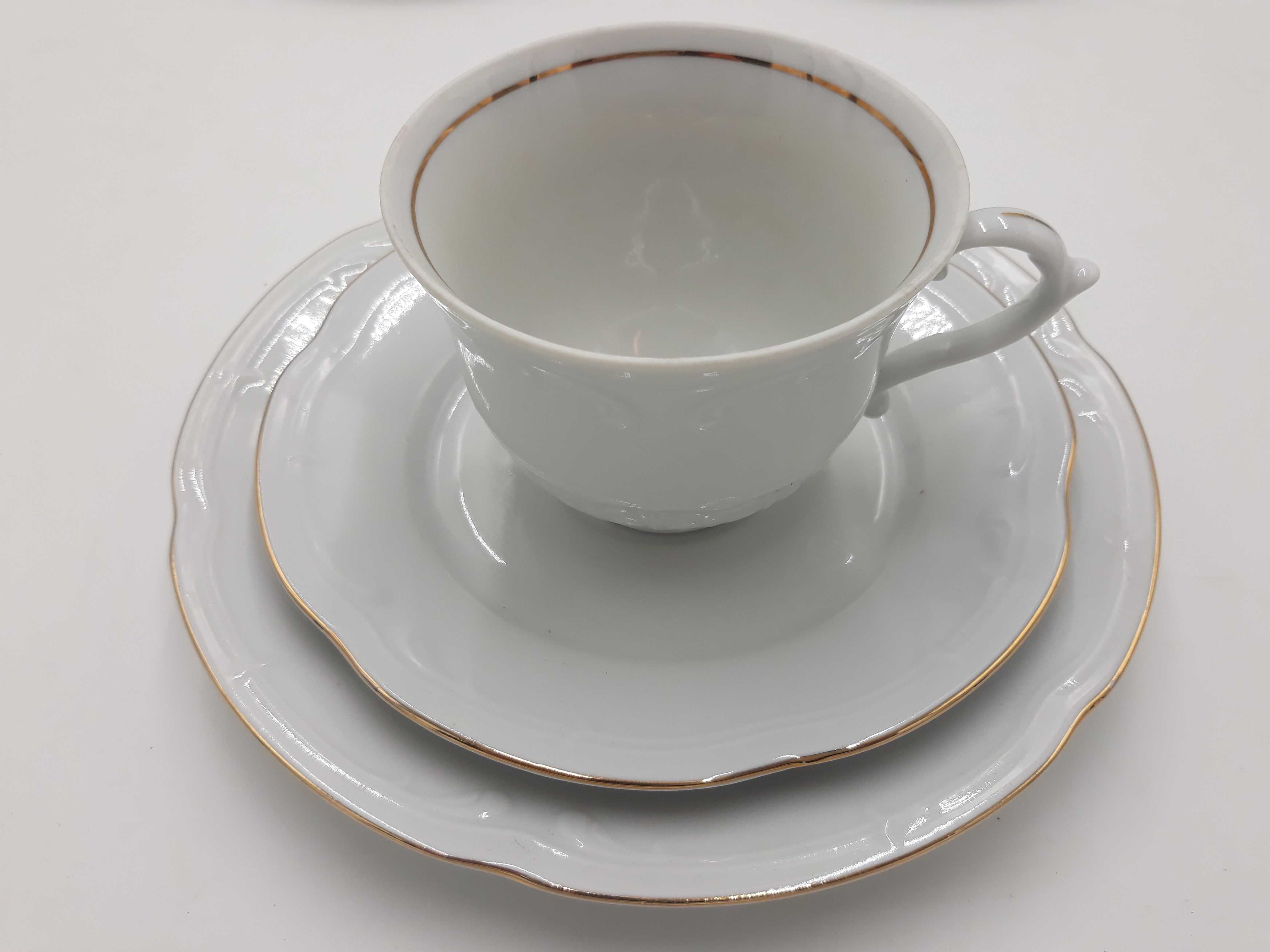 Filiżanki porcelanowa, spodek t. deserowy Włocławek, reliefy, złocenia