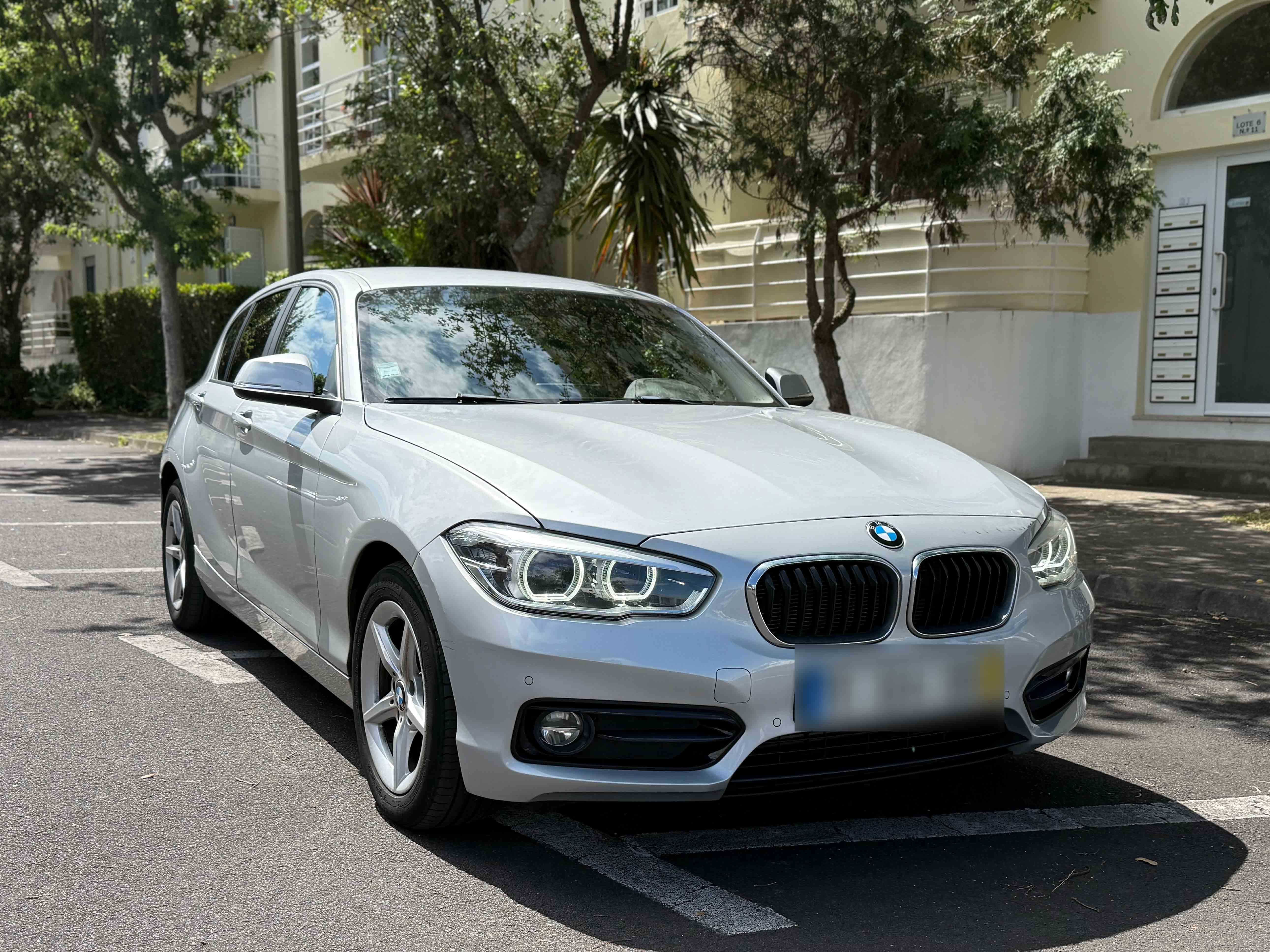 BMW 116d Line Sport Caixa Automática