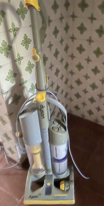 Dyson aspirador antigo