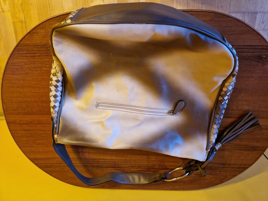 Torba brązowo-kremowa.