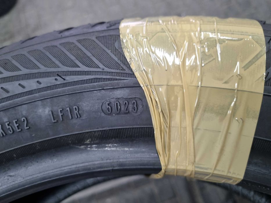 215/55/18 99V Goodyear Vector 4Season Gen 3 D.5023