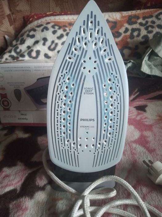 Продам утюг PHILIPS Azur.