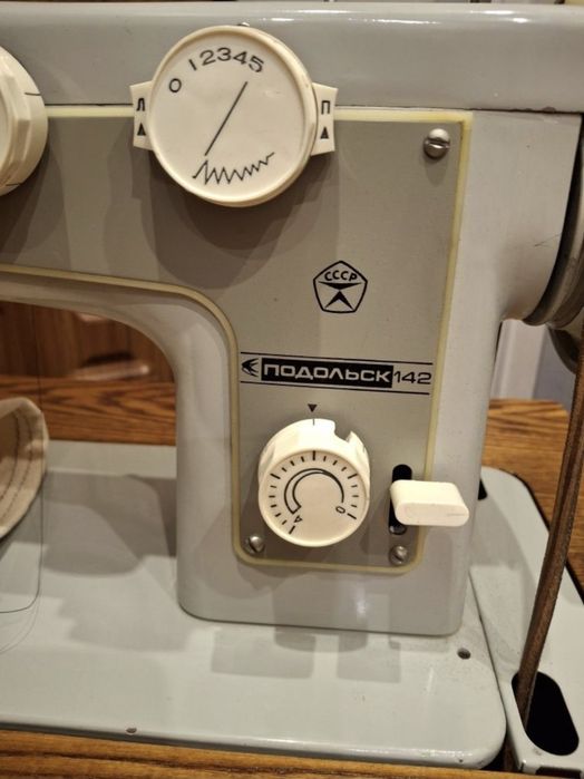 Швейная машинка Подольск 142
