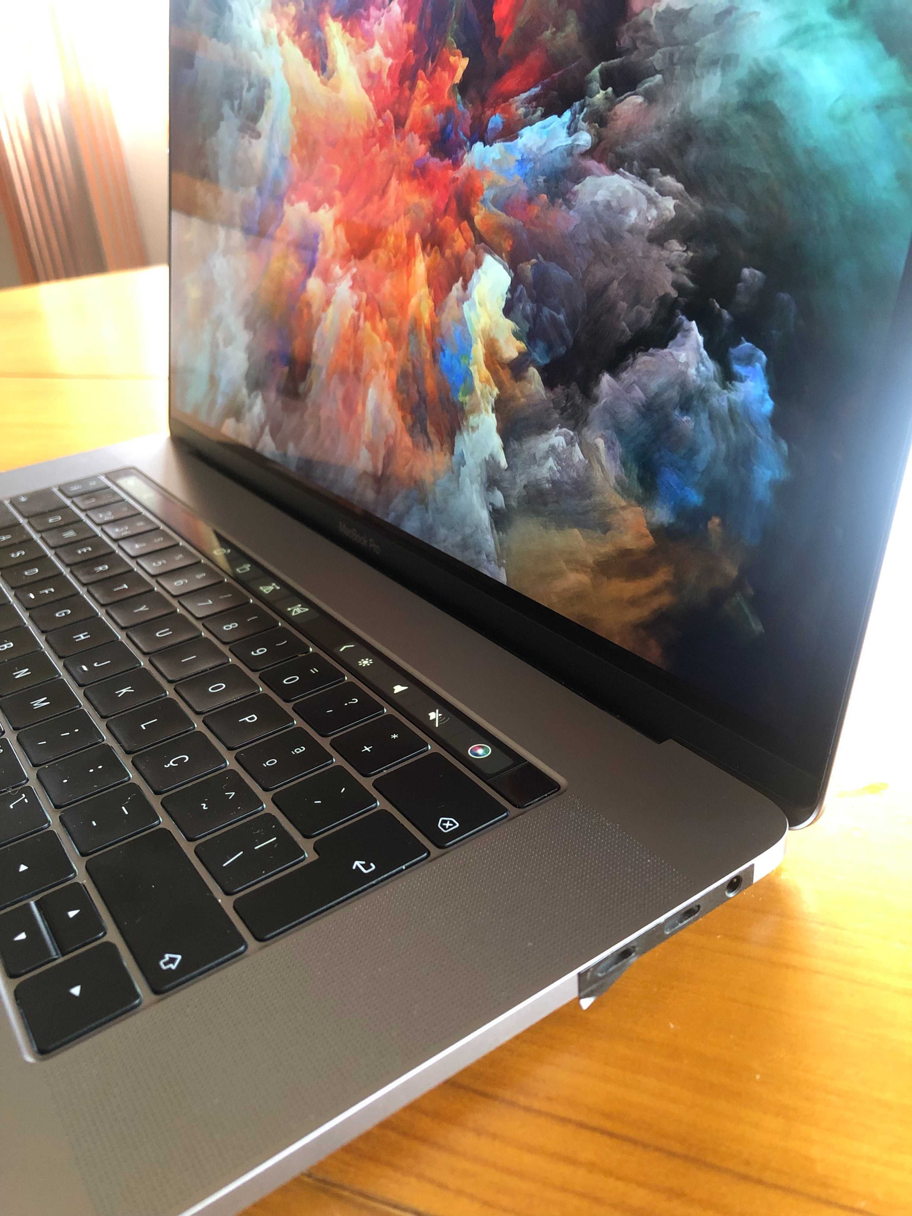 MacBook Pro 15' (2019) i9 16Gb / 500Gb SSD com Garantia