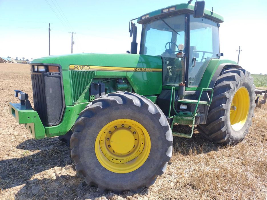 Sprzedam  ciągnik john deere 8100