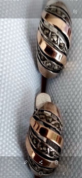 Bonitos Brincos em ouro 19 kilares para orelhas furadas em excekente