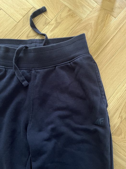 Spodnie dresowe joggers 4F XS