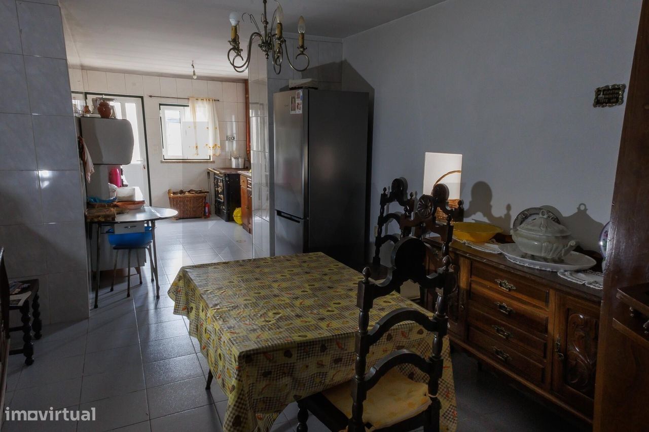 Moradia T3 | 4 Pisos | Logradouro | Castelo | Lamego