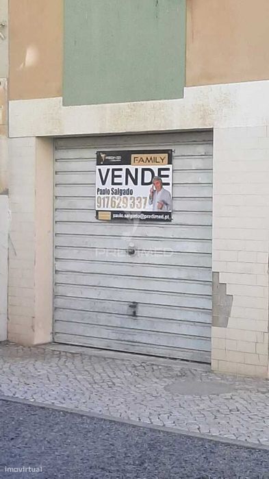 Garagem de rua com 32,50 m², localizada nas traseiras do Hospital S...