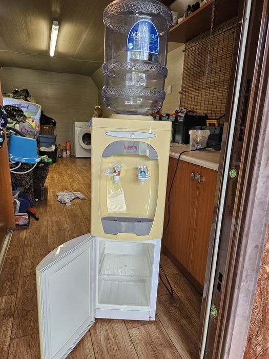 Dystrybutor wody  lodówka