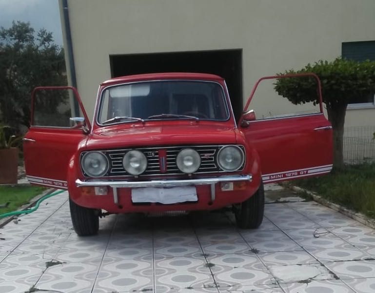 Mini GT 1275 deslumbrante