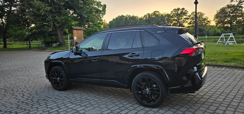 Toyota RAV4 Toyota RAV4 2.5 Hybrid Black Edition by JBL 4x4