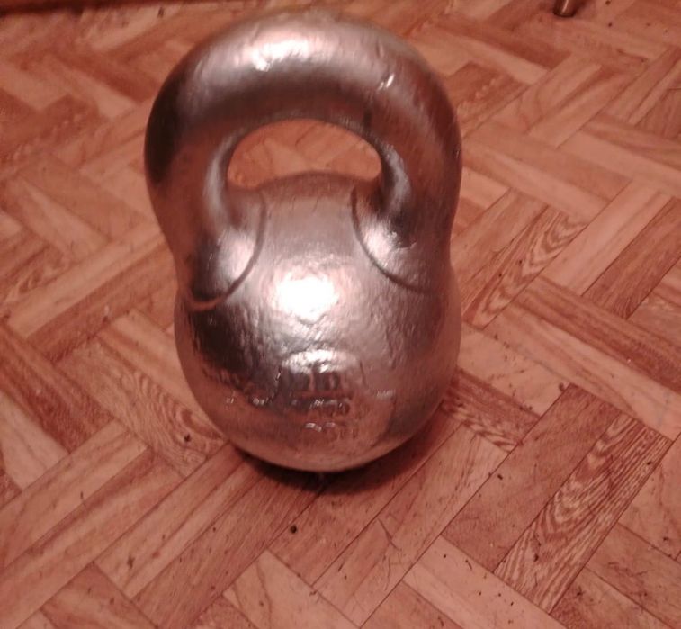 Продам гирю 32кг