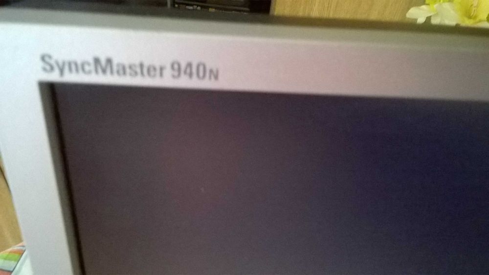 Monitor 19 cali Samsung SyncMaster940N.