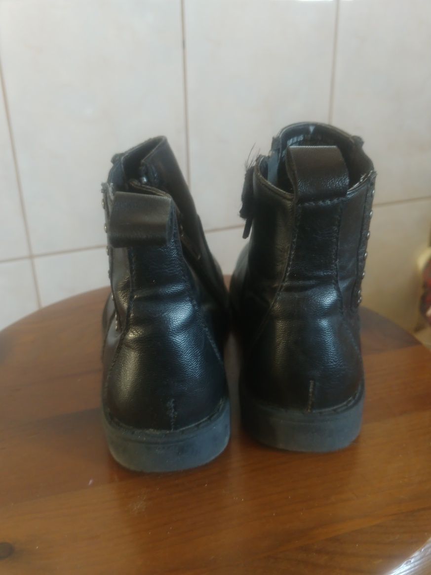 Dziewczece szyblety rozmiar 28 firmy H&M