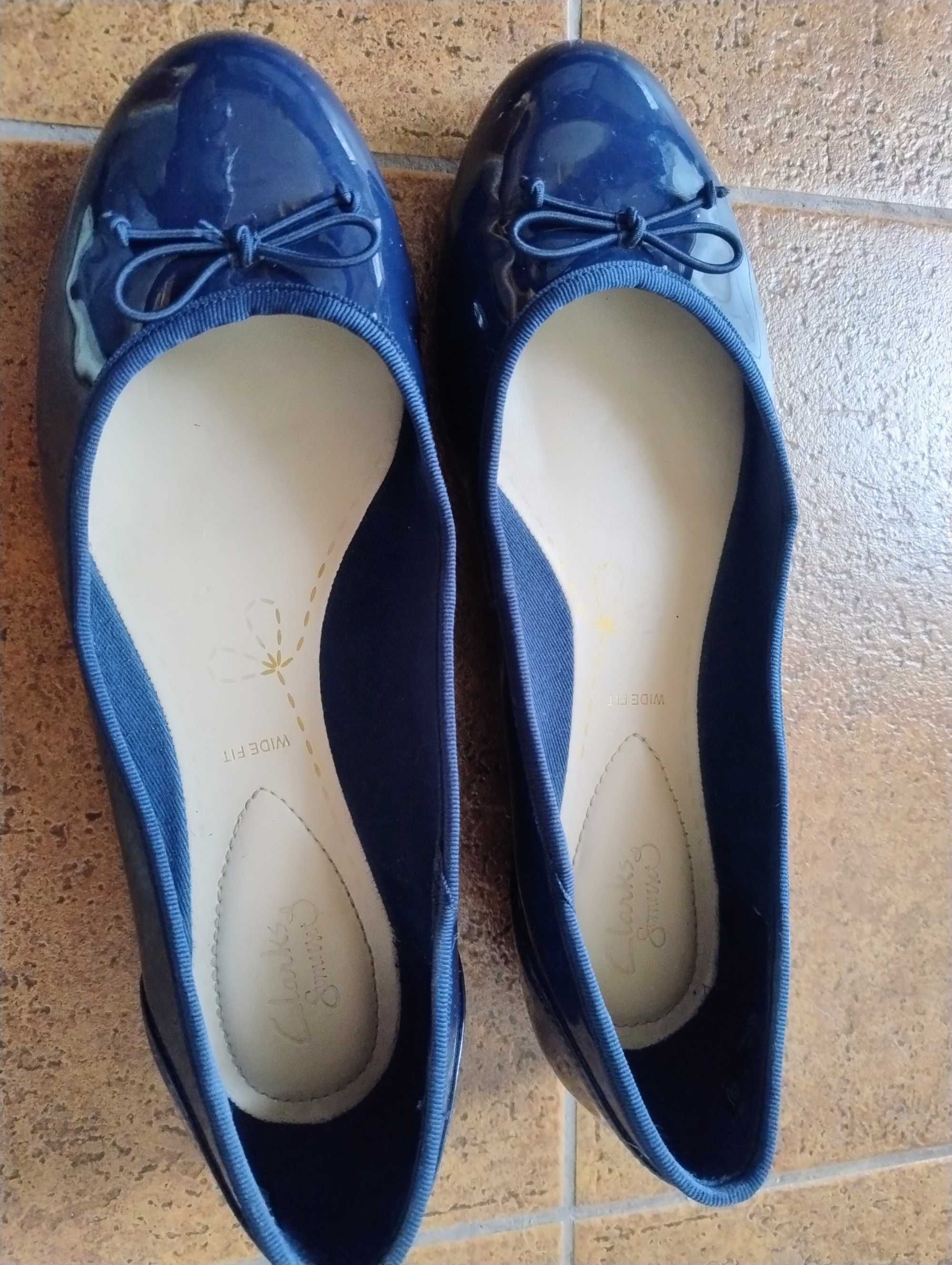 Clarks granatowe lakierowane baleriny r. 39.5