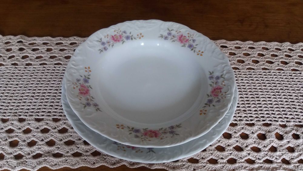 Pratos em Porcelana "Excel Porcelanas" Grupo SPAL "Ler na Descrição"