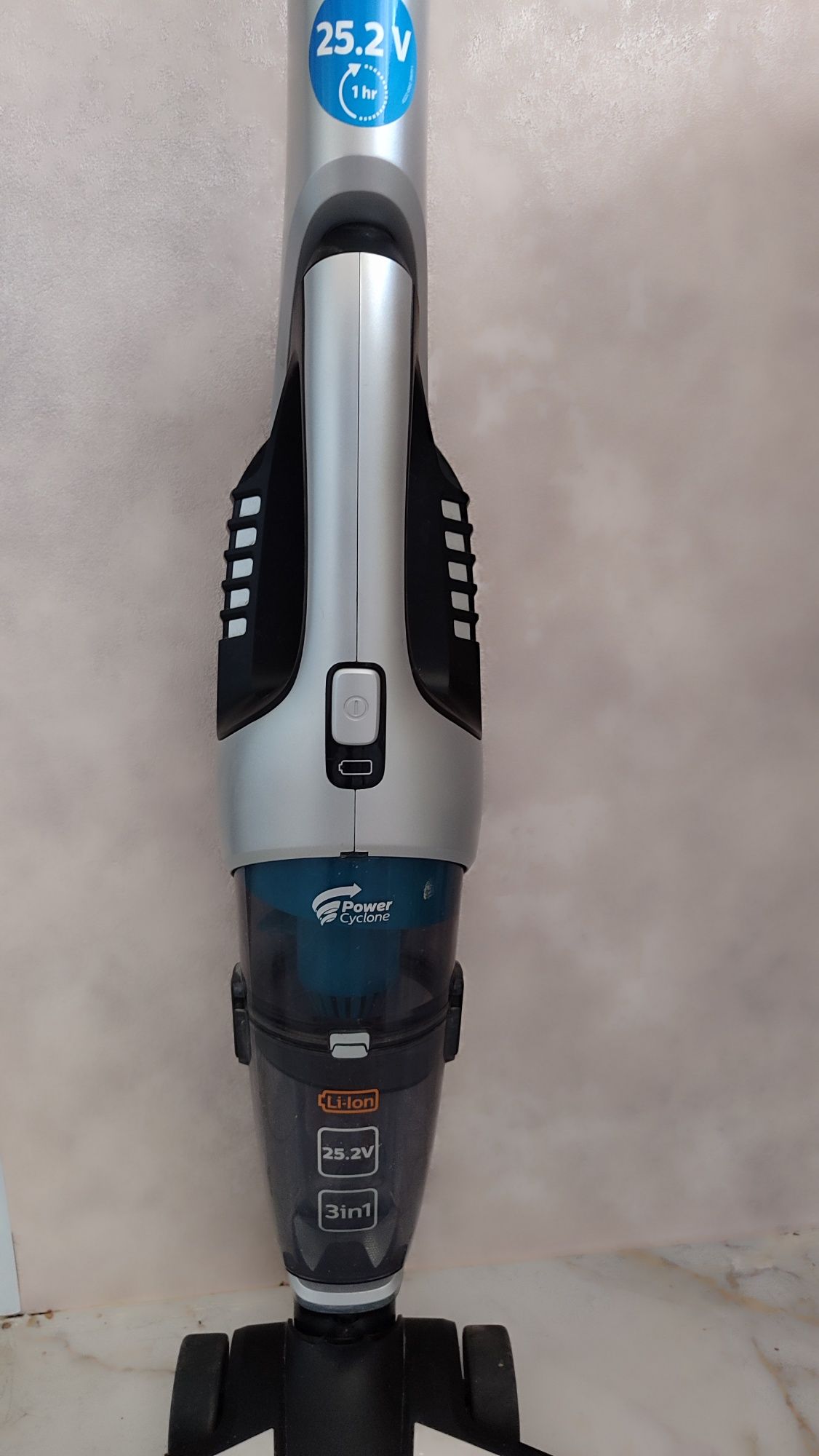 Продається акумуляторний пилосос Philips