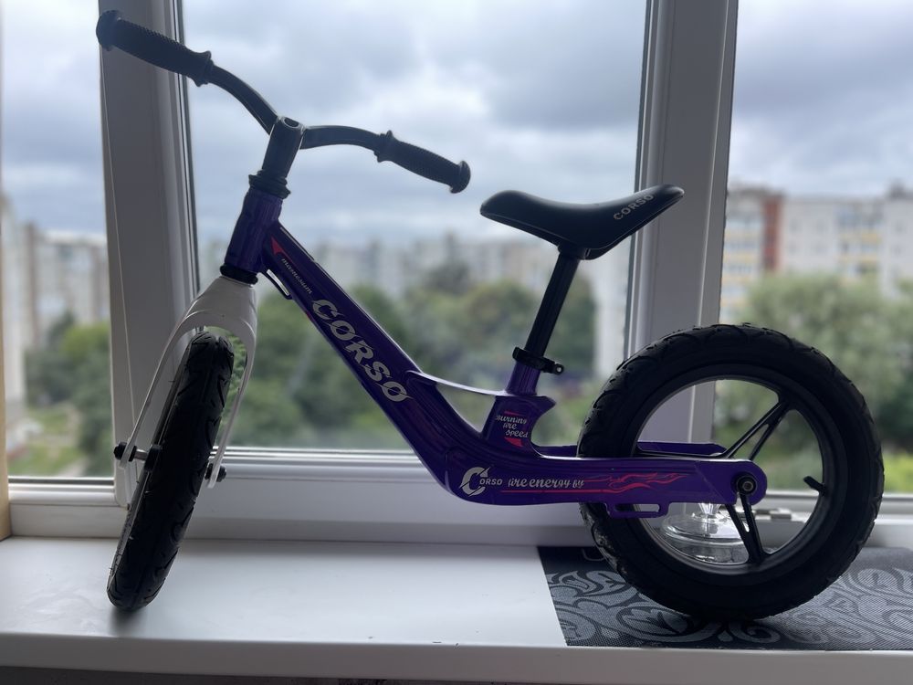 Продаю 2 однакові дитячі біговели Corso 12” — як нові!