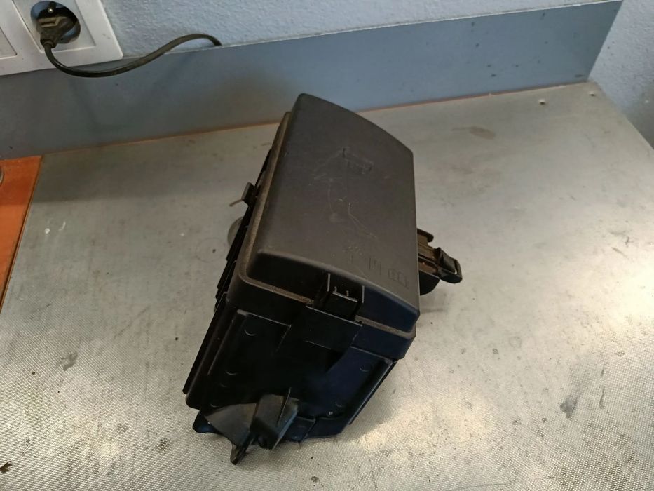 Skrzynka Bezpieczników Obudowa Skoda Octavia 3 Superb VW Passat Golf Seat Leon Audi A3 Q3 5Q0907361A