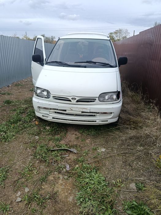 Продам двери NISSAN Vanette C23 2000гв
