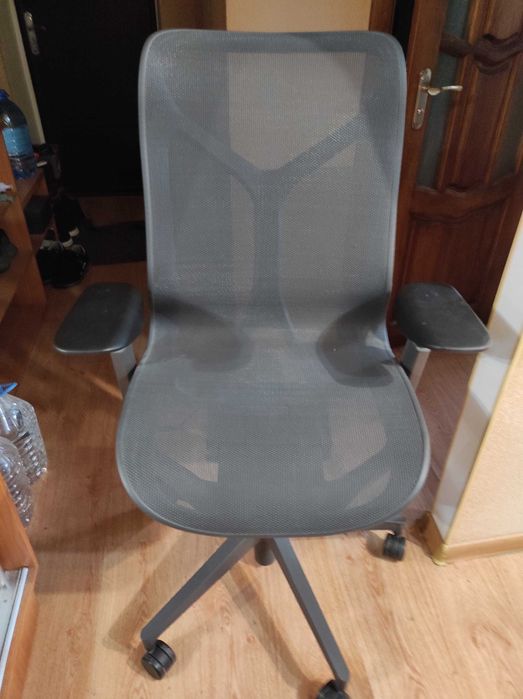 Кресло Herman Miller Mid-Back Cosm, цвет Graphit