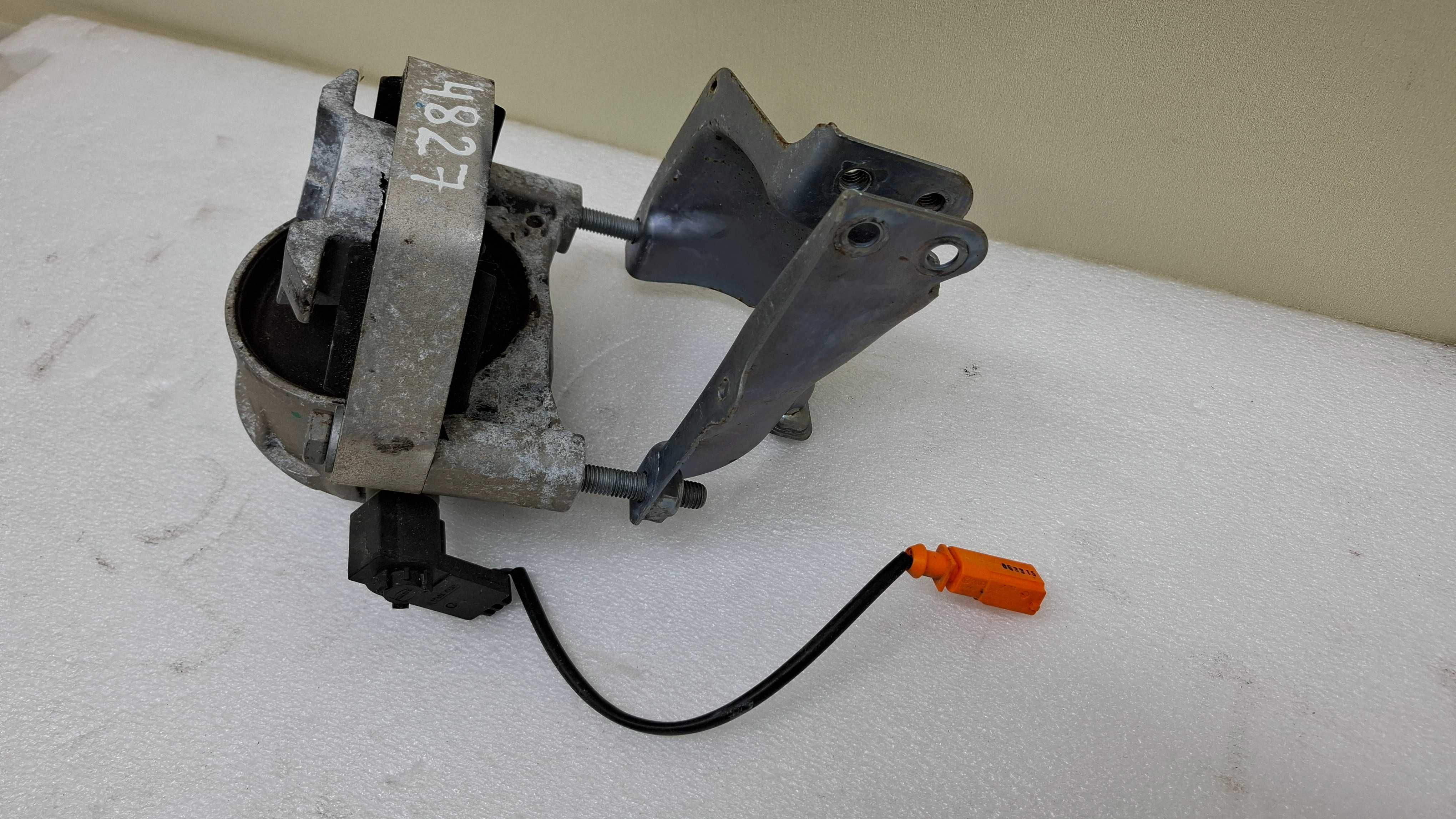 Audi A7, A5, A6, Q5 2010-17 , опора подушка двигуна L, ліва , in04827