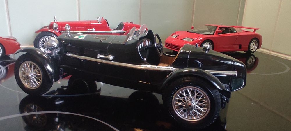 1/18 Alfa Romeo 2300 Monza Burago carro coleção miniatura