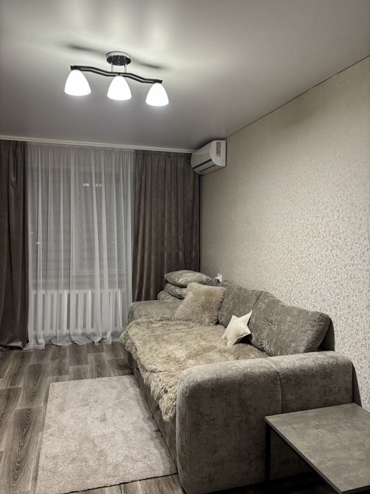 Подобова / потижнева  оренда квартири у центрі міста.