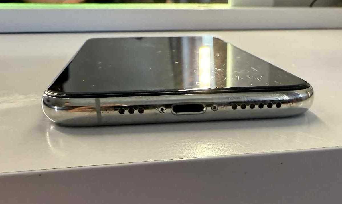 Idealny stan iPhone 11 pro 64 GB