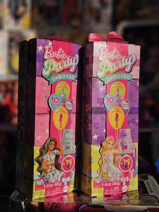 Лялька Barbie Party Unboxed JFG68 — Вечірка-сюрприз з 10 подарунками!