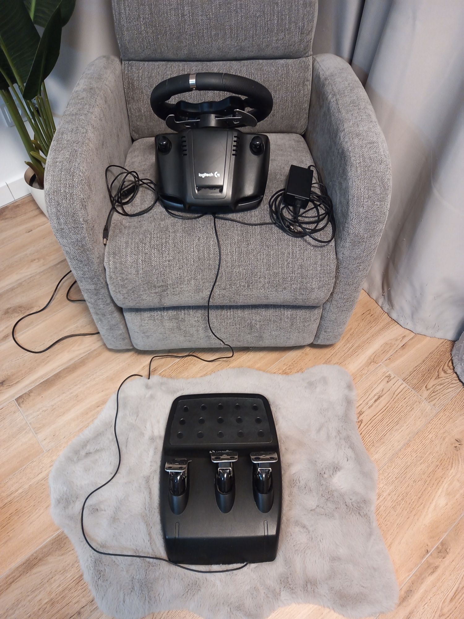 KUP i SPRZEDAJ JAK SIE ZNUDZI Kierownica Logitech g920 + pedały +