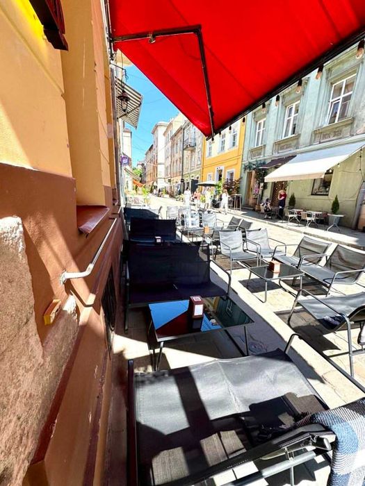 Продається діючий лаунж - бар у серці Львова по вул. Староєврейська 15