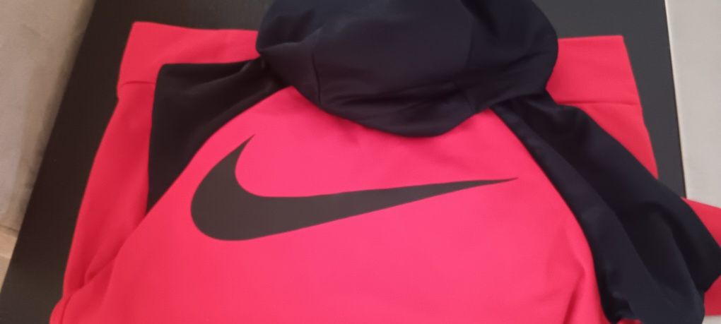 Sweat nike 12 anos- com capuz