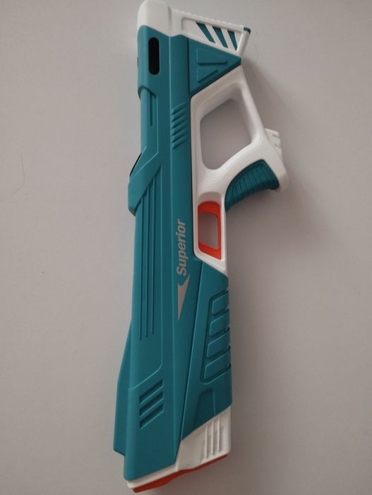 Електричний водний пістолет