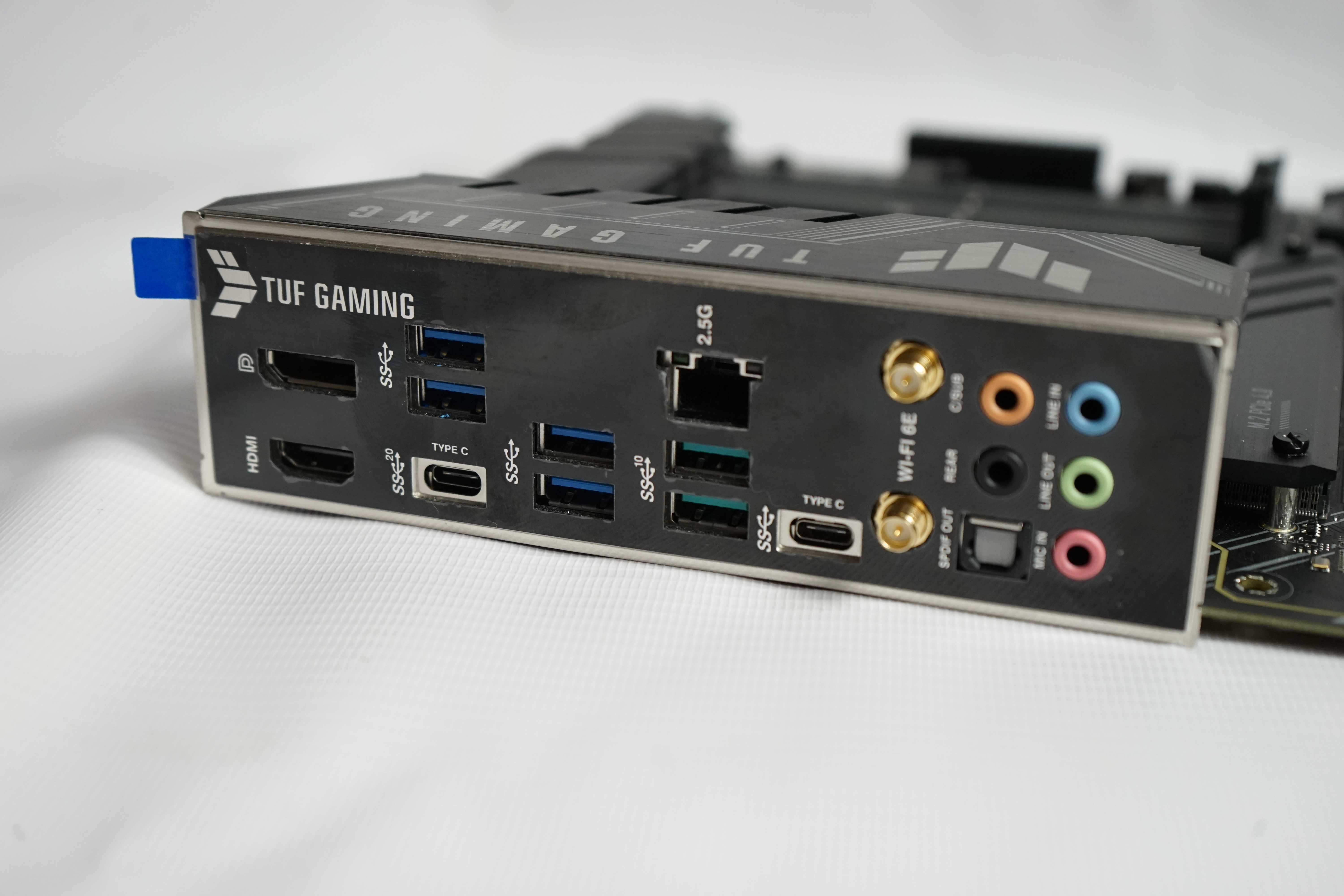 Материнська плата Asus TUF Gaming Z690-Plus Wi-F LGA1700 Inteli5/i7/i9