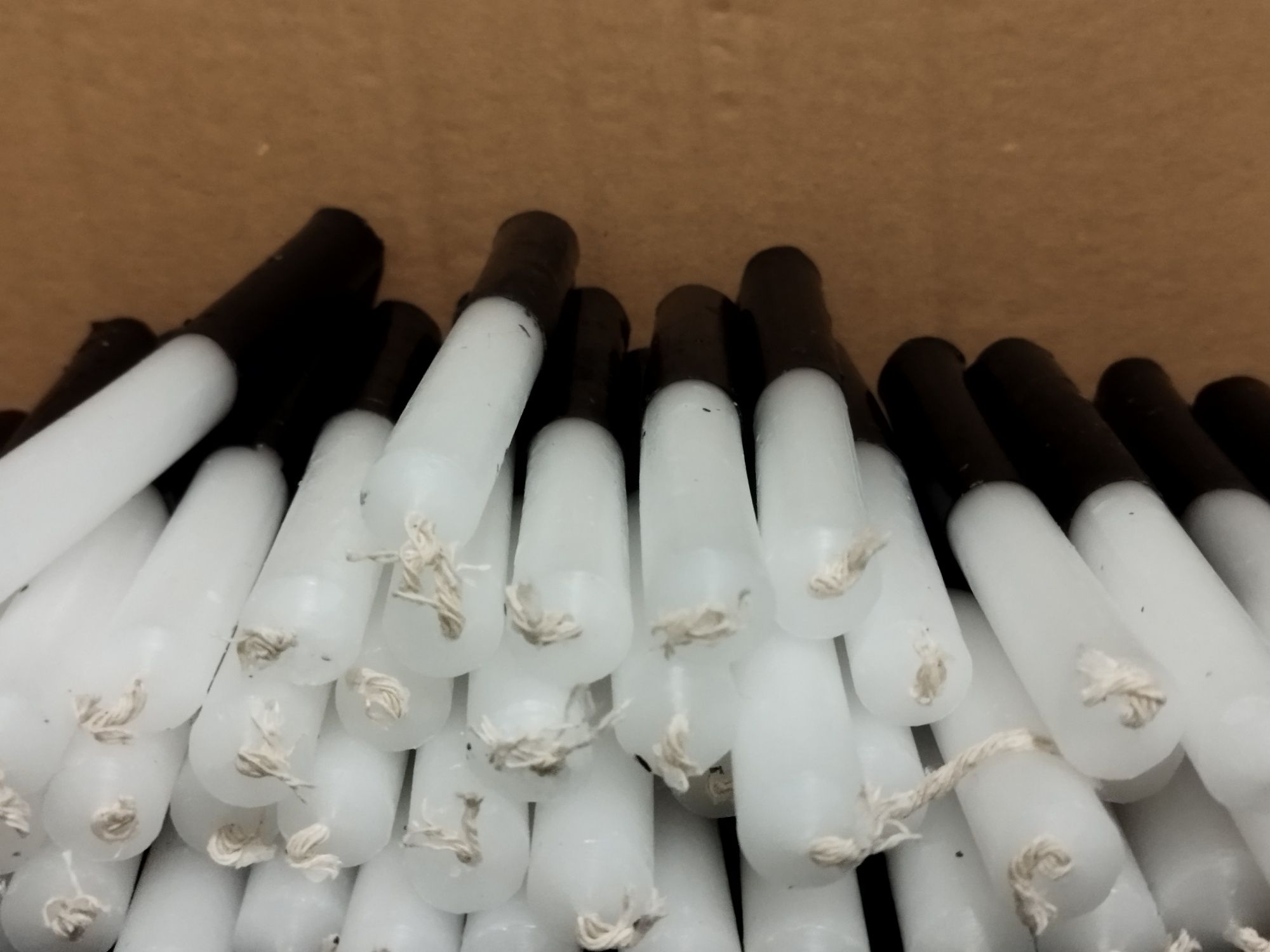 200 velas pretas e brancas, vela bicolor de ritual