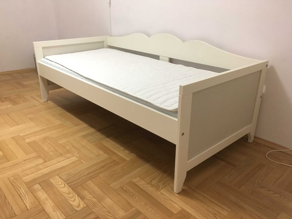 Białe łóżko dziecięce 70x160