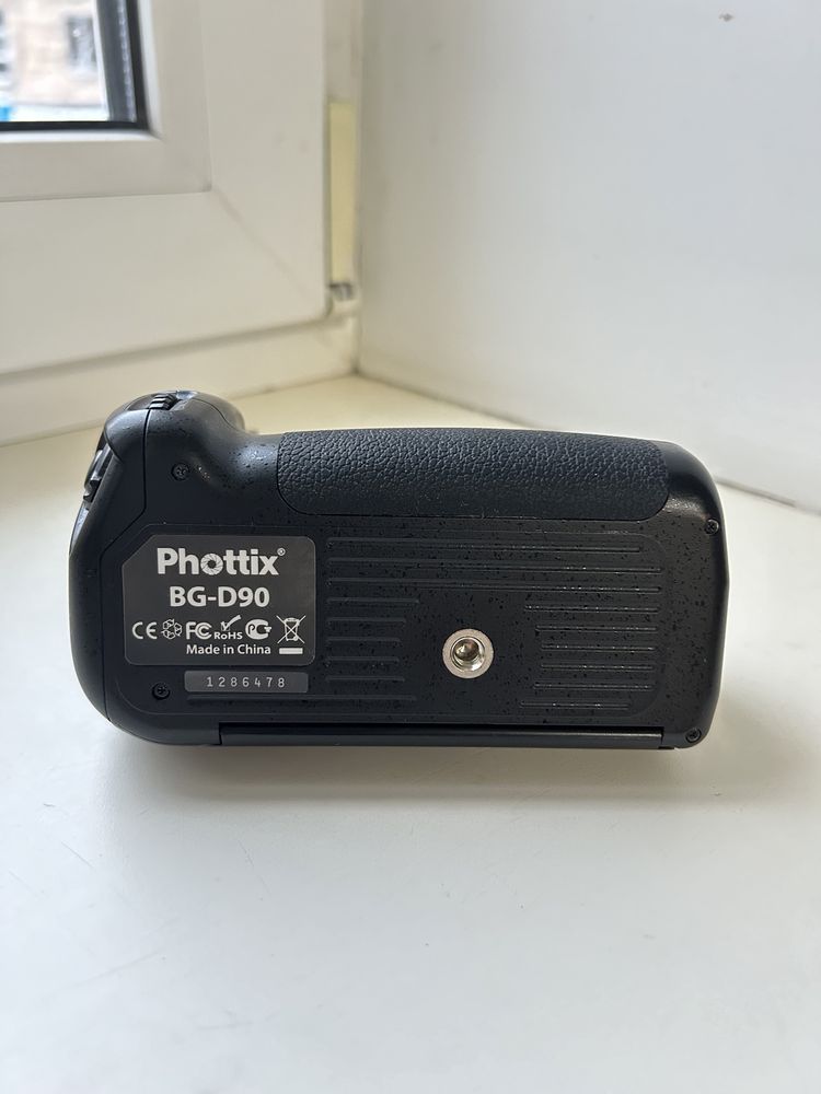 Бустер Phottix BG-D90 батарейний блок Nikon D80/D90