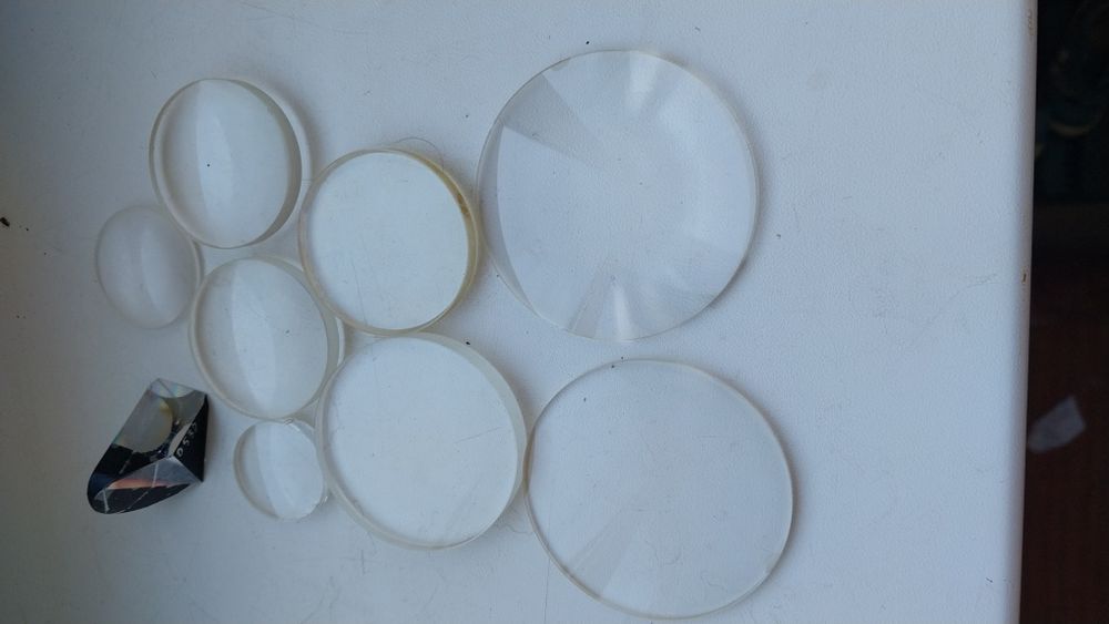 Лінзи різного діаметру від 25 до 110 мм