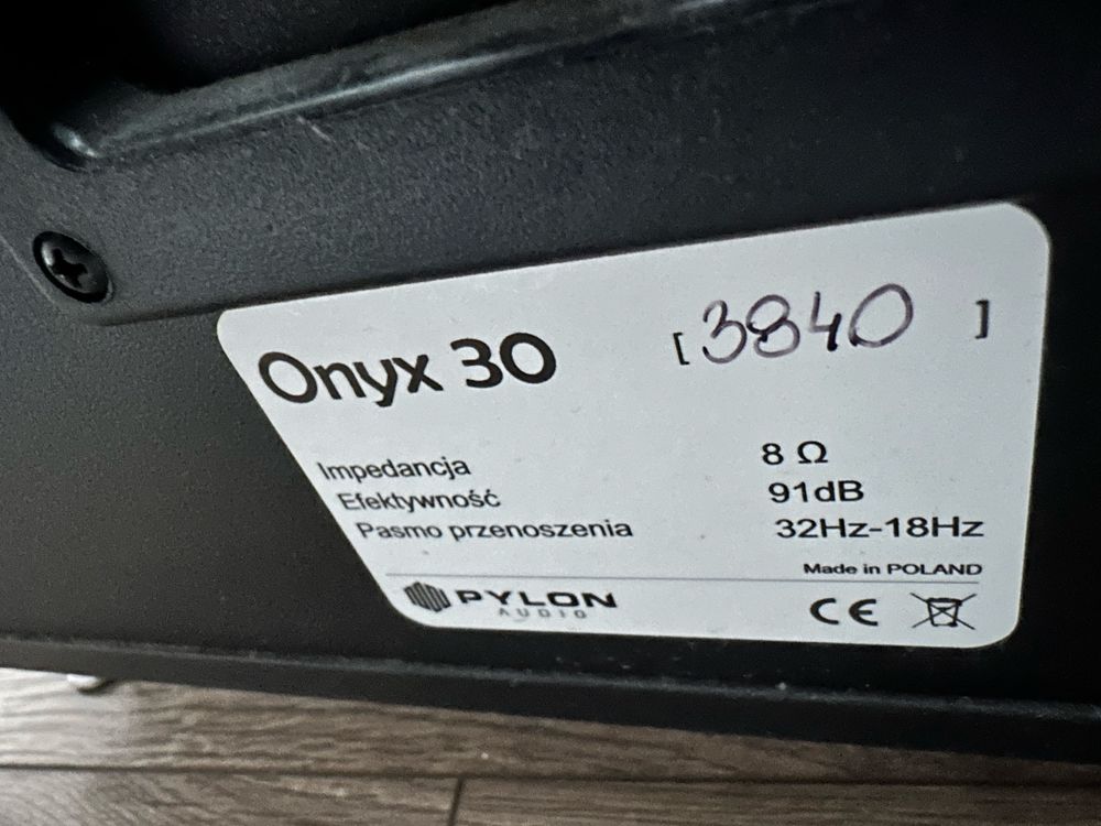 Kolumny Pylon Audio Onyx 30