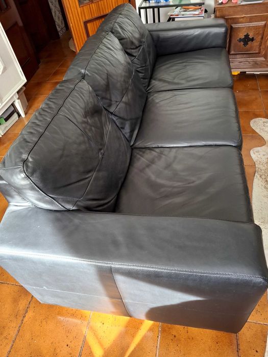 Sofa de 3 lugares em pele