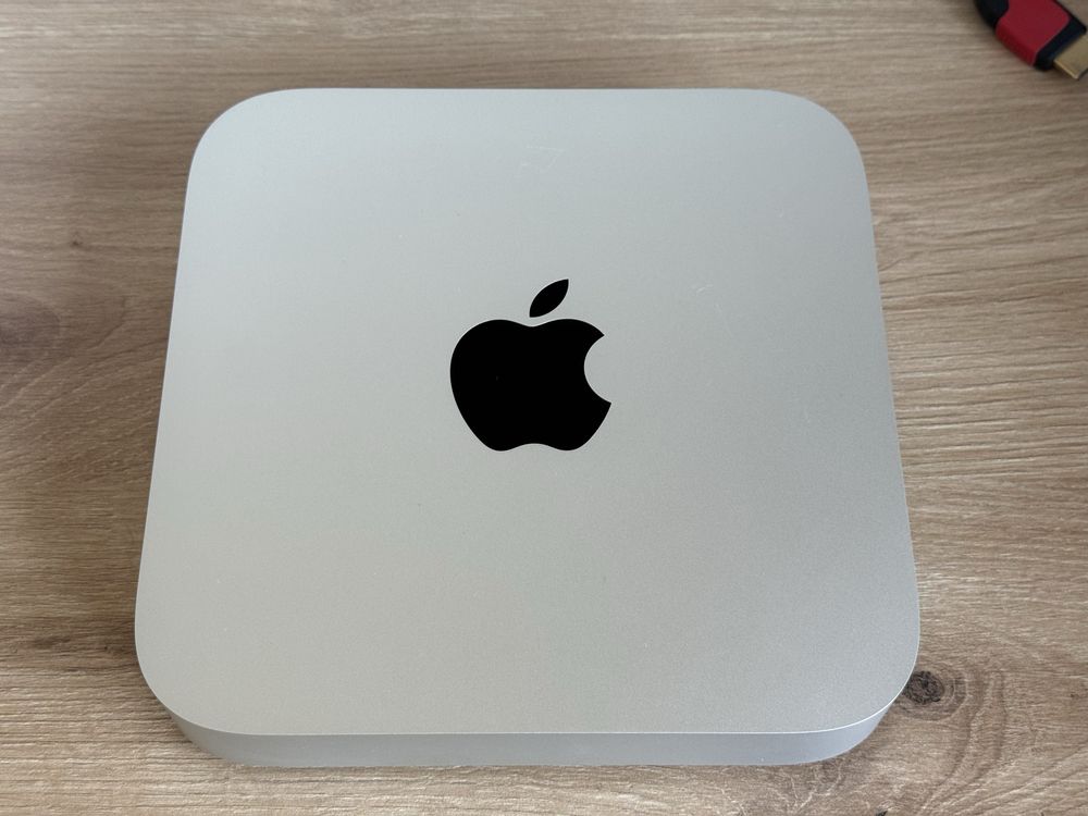 Komputer Mac Mini z procesorem M1 A2348