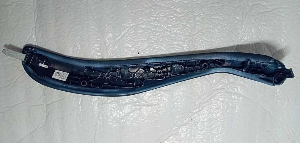 Osłona uchwytu prawa BMW Seria: 5' F90 M5  nr. mag 1/141